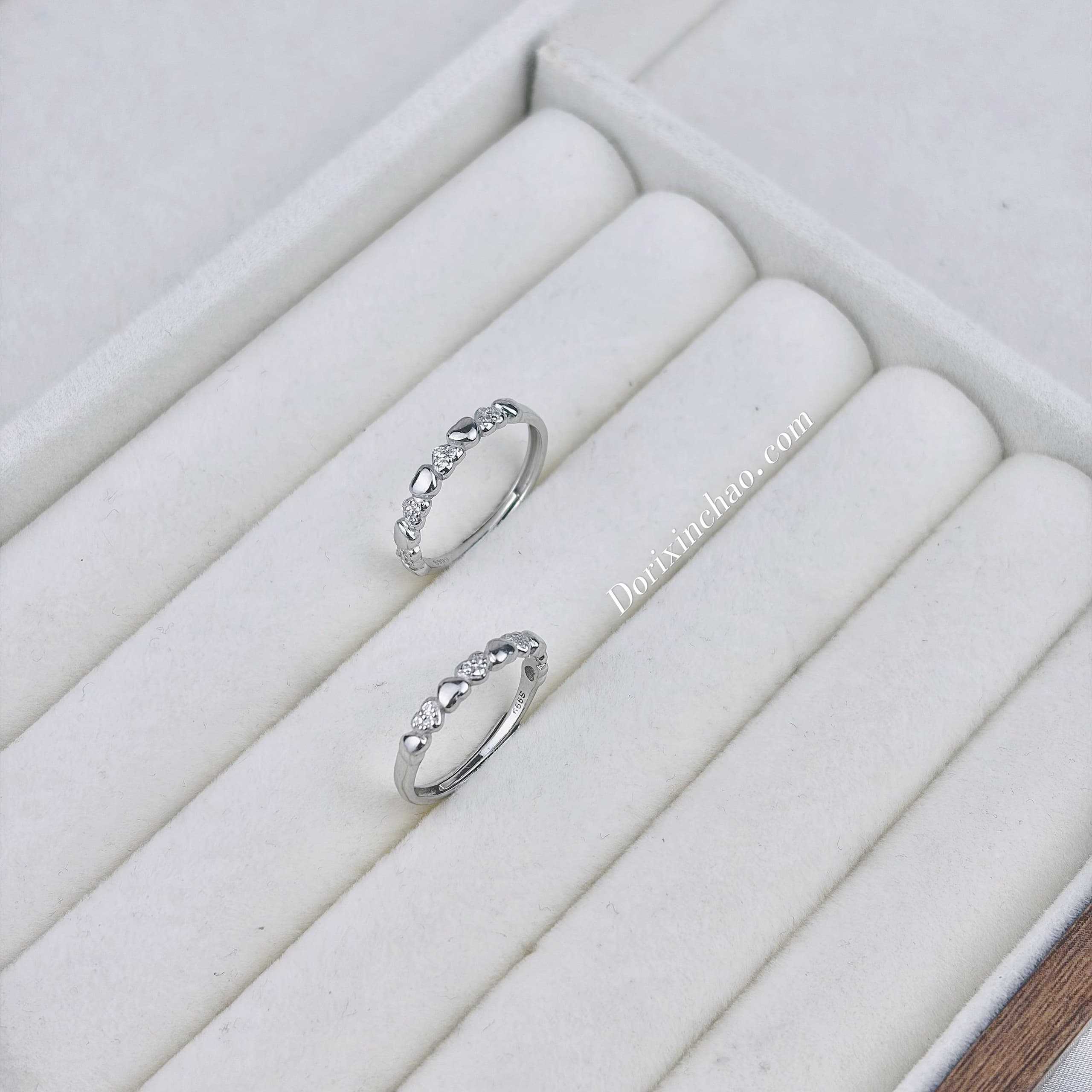 Nhẫn tim xen kẽ bi bạc